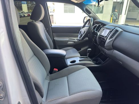 Used 2014 Toyota Tacoma 4x4 Double Cab w/ SR5 Package image 18