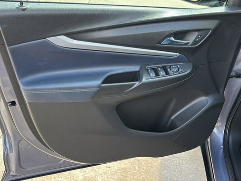 Used 2022 Chevrolet Bolt EUV LT w/ Convenience Package image 23