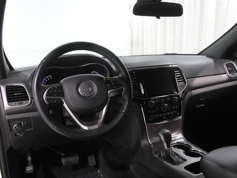 Used 2021 Jeep Grand Cherokee Laredo X AWD/4WD image 6