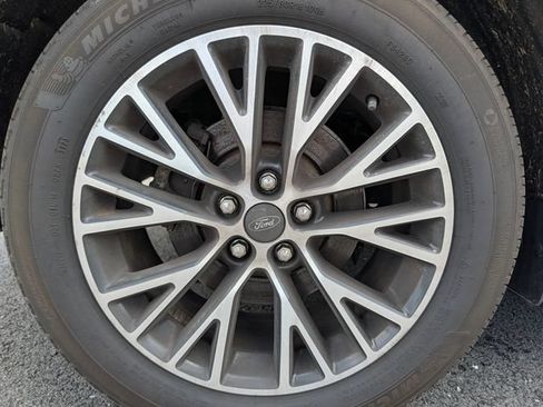 Used 2023 Ford Escape SE FWD image 9