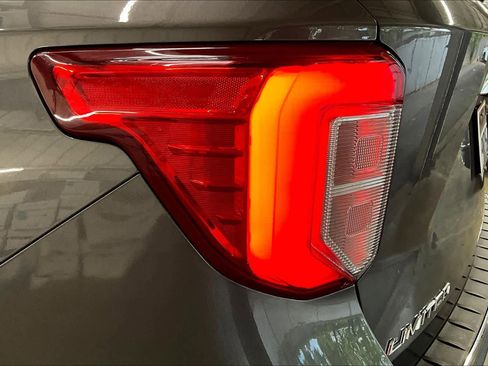 Used 2022 Ford Explorer Limited w/ Equipment Group 301A image 30