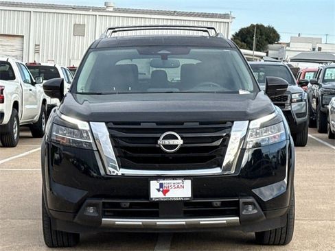 Certified 2022 Nissan Pathfinder Platinum w/ Lighting Package (N93) image 3