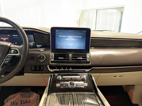 Used 2019 Lincoln Navigator Black Label image 17