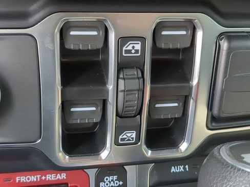 Used 2024 Jeep Wrangler Unlimited Rubicon AWD/4WD image 21