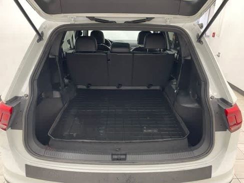 Used 2021 Volkswagen Tiguan SE R-Line w/ 3rd Row Seat Package AWD/4WD image 9
