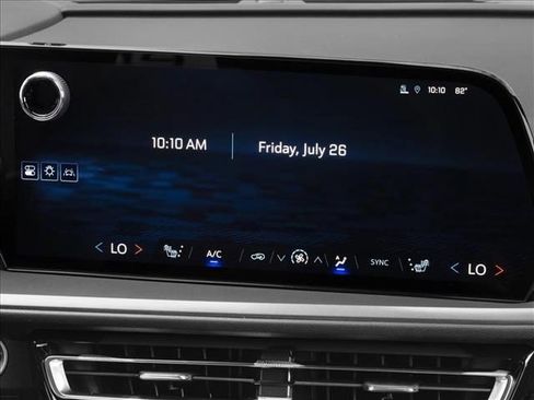 Used 2026 Chevrolet Traverse LT w/ Midnight/Sport Edition image 7