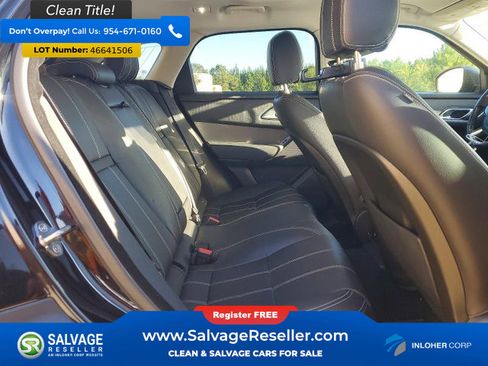 Used 2018 Land Rover Range Rover Velar S image 13