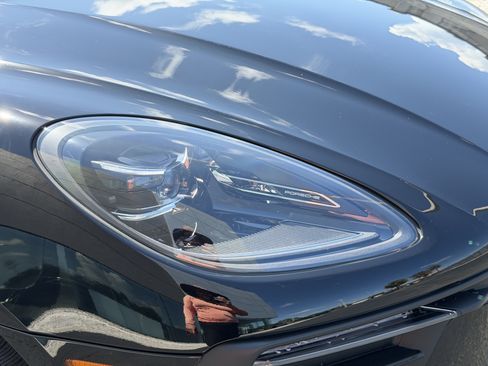 Certified 2024 Porsche Macan AWD/4WD image 13
