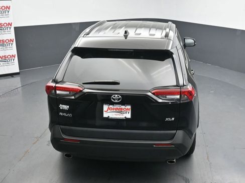 Used 2024 Toyota RAV4 XLE FWD image 28