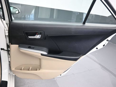 Used 2012 Toyota Camry LE FWD image 31
