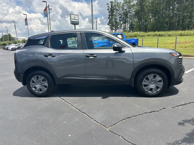 Used 2025 Nissan Kicks S w/ Charging Package FWD image 9