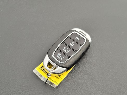 Used 2018 Hyundai Kona SEL AWD/4WD image 11