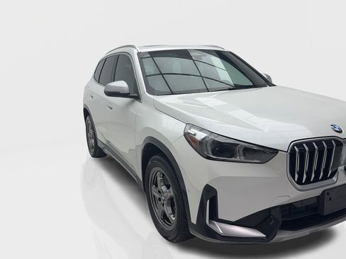 Used 2024 BMW X1 xDrive28i AWD/4WD image 2