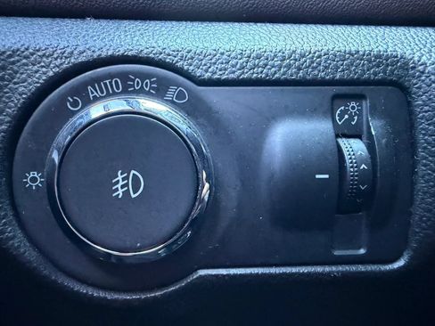 Used 2015 Chevrolet Cruze LTZ w/ Sun, Sound and Sport Package FWD image 23