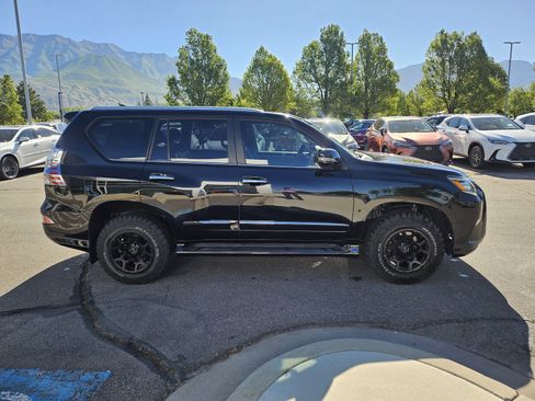 Used 2017 Lexus GX 460 w/ Navigation Package AWD/4WD image 4