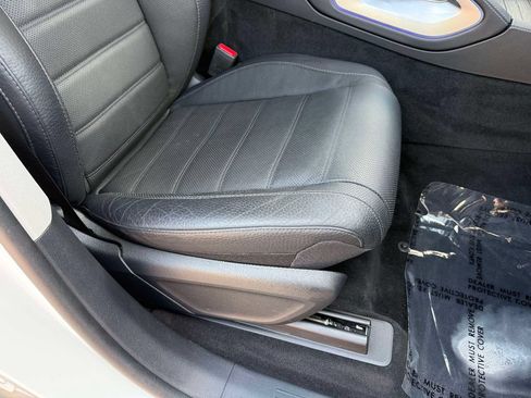 Used 2023 Mercedes-Benz GLS 580 4MATIC image 15