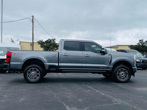 Used 2024 Ford F350 Limited w/ FX4 Off-Road Package AWD/4WD image 3