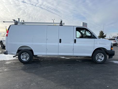 Used 2025 Chevrolet Express 2500 Extended w/ Communications Package image 4
