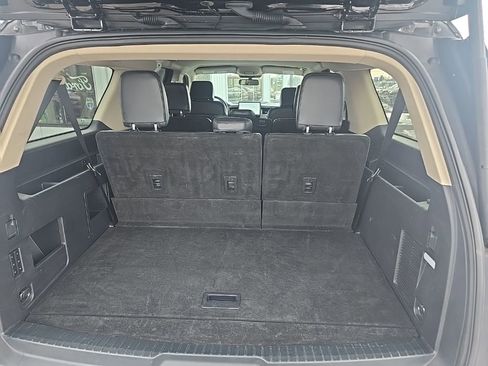 Used 2024 Ford Expedition Max XLT image 11
