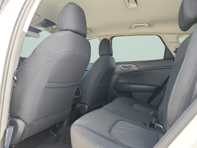 Used 2025 Kia Sportage LX FWD image 21