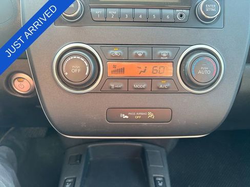 Used 2015 Nissan Leaf S FWD image 18