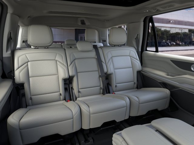 New 2026 Lincoln Navigator Reserve AWD/4WD image 11