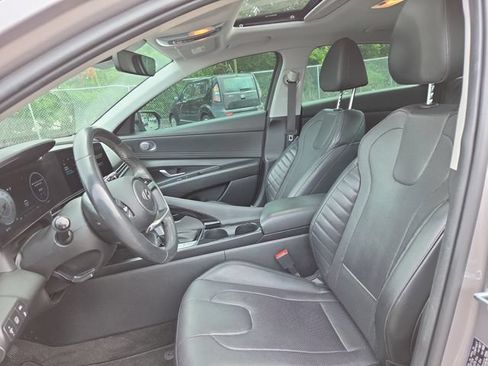 Certified 2022 Hyundai Elantra Limited FWD image 21