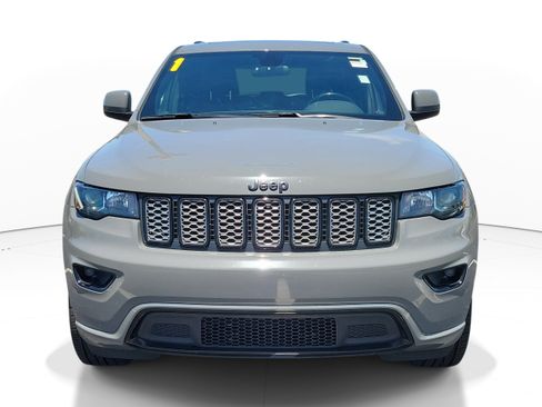 Used 2021 Jeep Grand Cherokee Laredo X AWD/4WD image 2