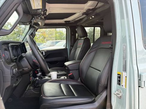 Used 2024 Jeep Wrangler Unlimited Rubicon AWD/4WD image 9