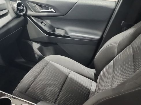 Used 2025 Chevrolet Equinox LT FWD image 16