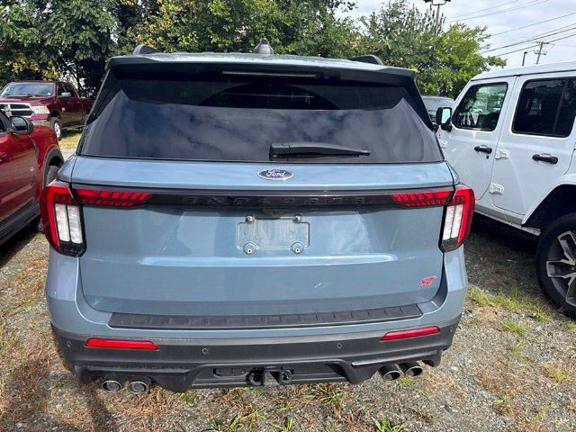 Used 2025 Ford Explorer ST AWD/4WD image 8