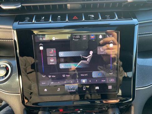 Used 2023 Jeep Grand Cherokee Altitude image 31