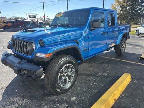New 2026 Jeep Gladiator Sport image 4