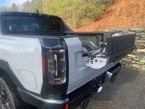 New 2025 GMC Hummer EV 3X w/ Battery Pack, 24 Module Pack image 11