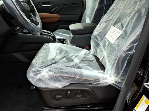 New 2026 GMC Canyon AT4 w/ LPO, Off Road Lift Package AWD/4WD image 12