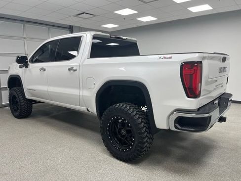 Used 2020 GMC Sierra 1500 SLT w/ X31 Off-Road Package AWD/4WD image 7
