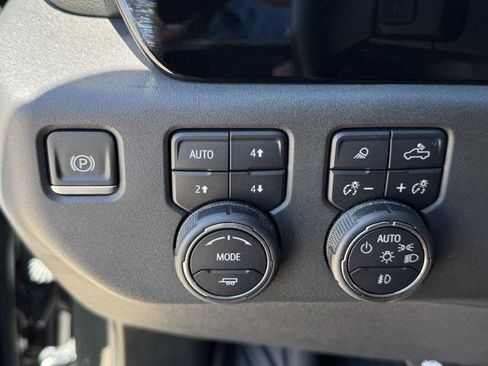 Used 2023 Chevrolet Silverado 1500 LT Trail Boss w/ Convenience Package II AWD/4WD image 24