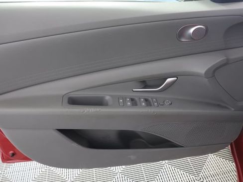 Used 2023 Hyundai Elantra SEL w/ Winter Weather Package FWD image 23