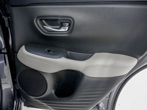 Used 2023 Honda HR-V LX image 31