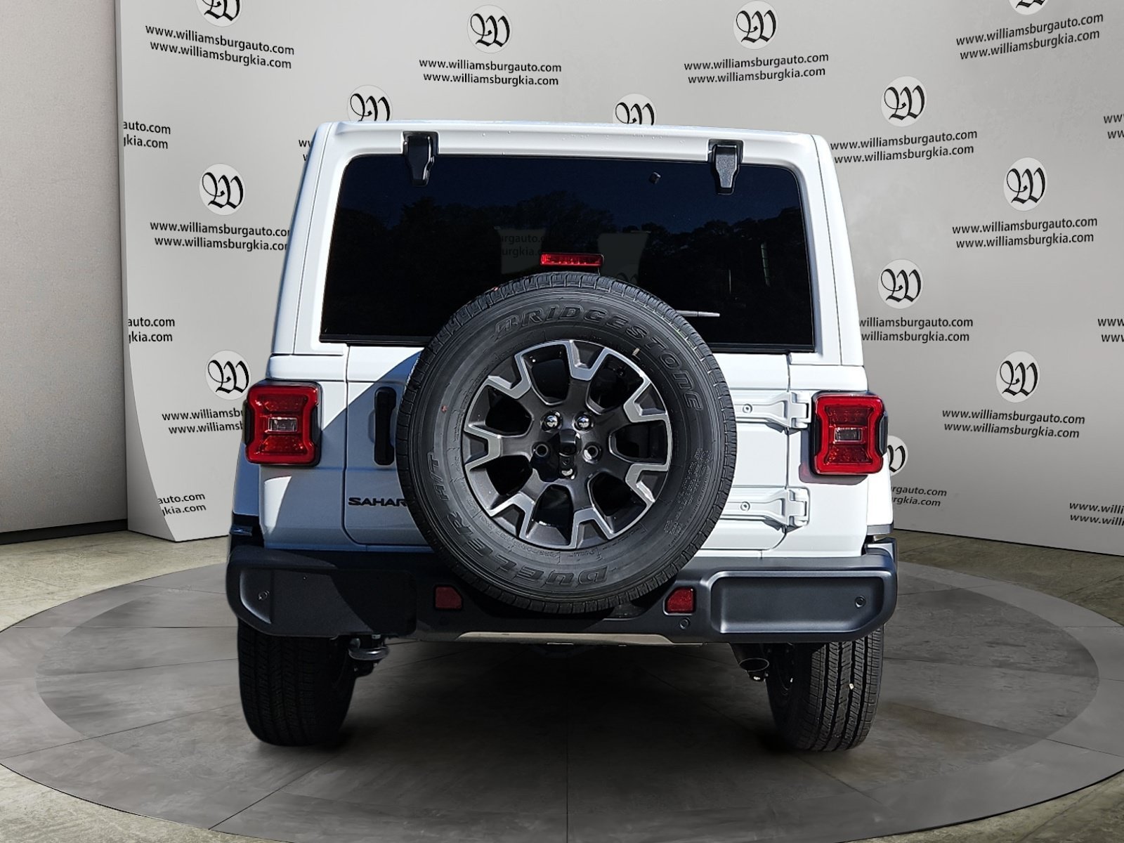 New 2027 Jeep Wrangler Unlimited Sahara AWD/4WD image 4