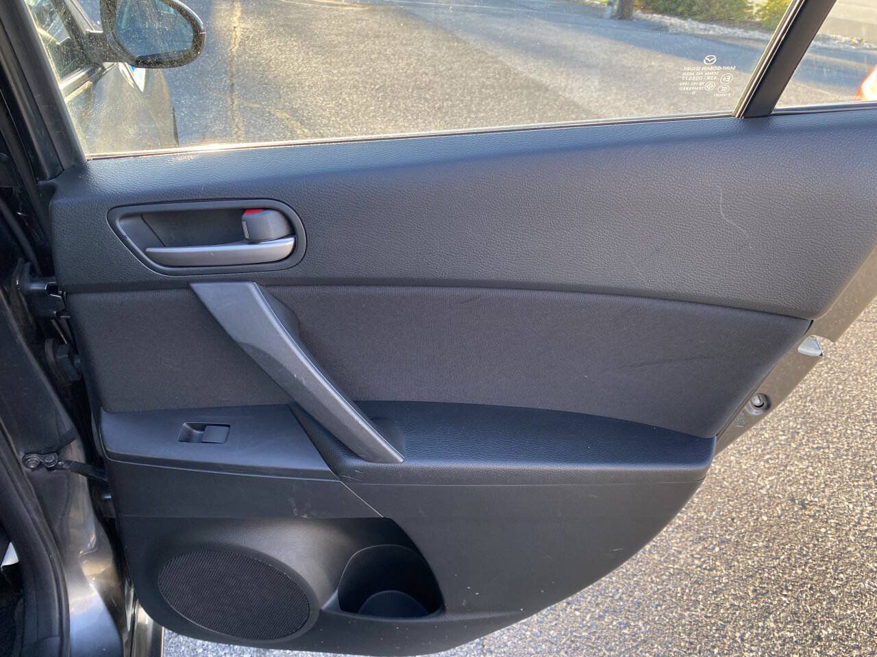 Used 2011 MAZDA MAZDA3 i Touring FWD image 18