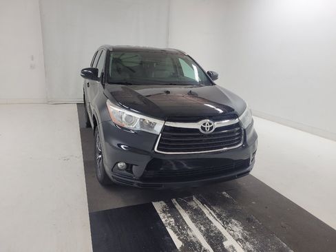 Used 2016 Toyota Highlander XLE AWD/4WD image 14