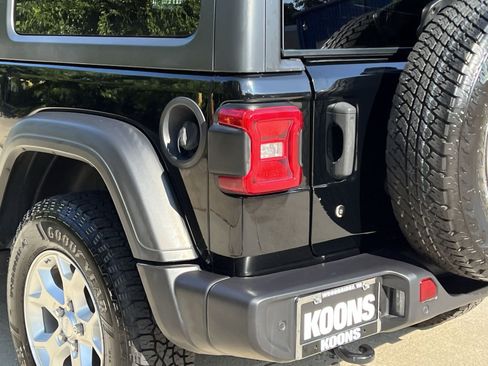 Used 2020 Jeep Wrangler Sport AWD/4WD image 12