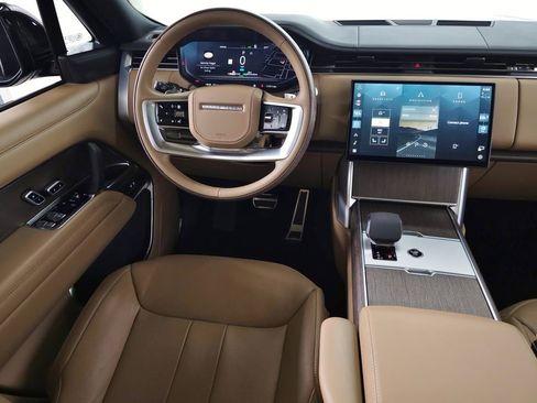 Certified 2025 Land Rover Range Rover SE AWD/4WD image 21