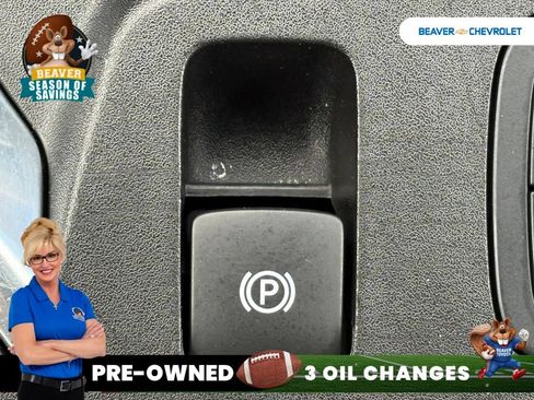 Used 2022 Chevrolet Traverse RS FWD image 25