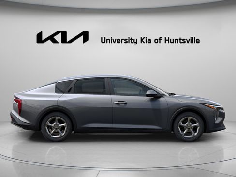 Used 2025 Kia K4 FWD image 16