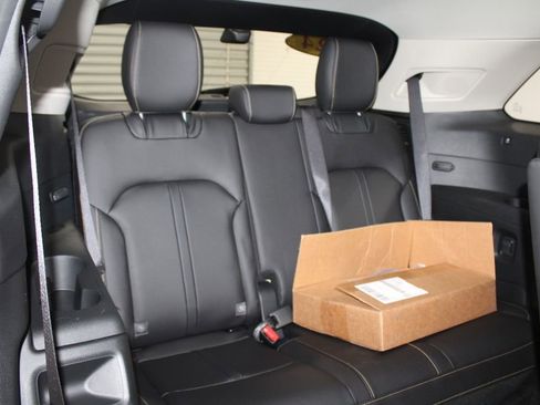 Used 2024 MAZDA CX-90 Plug-In Hybrid w/ Premium Pkg image 37