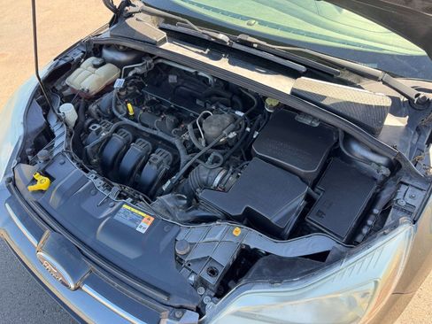 Used 2014 Ford Focus SE FWD image 21
