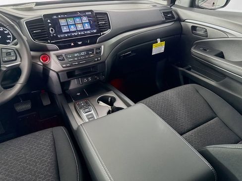 Certified 2025 Honda Ridgeline Sport image 26