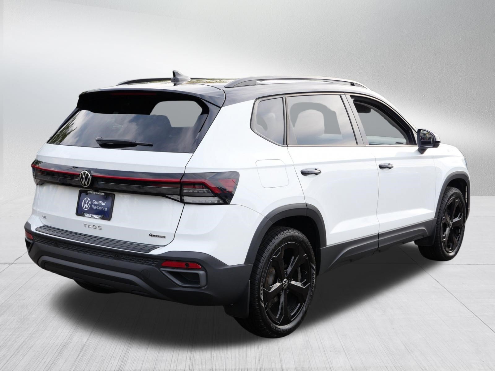 Certified 2025 Volkswagen Taos SE AWD/4WD image 6